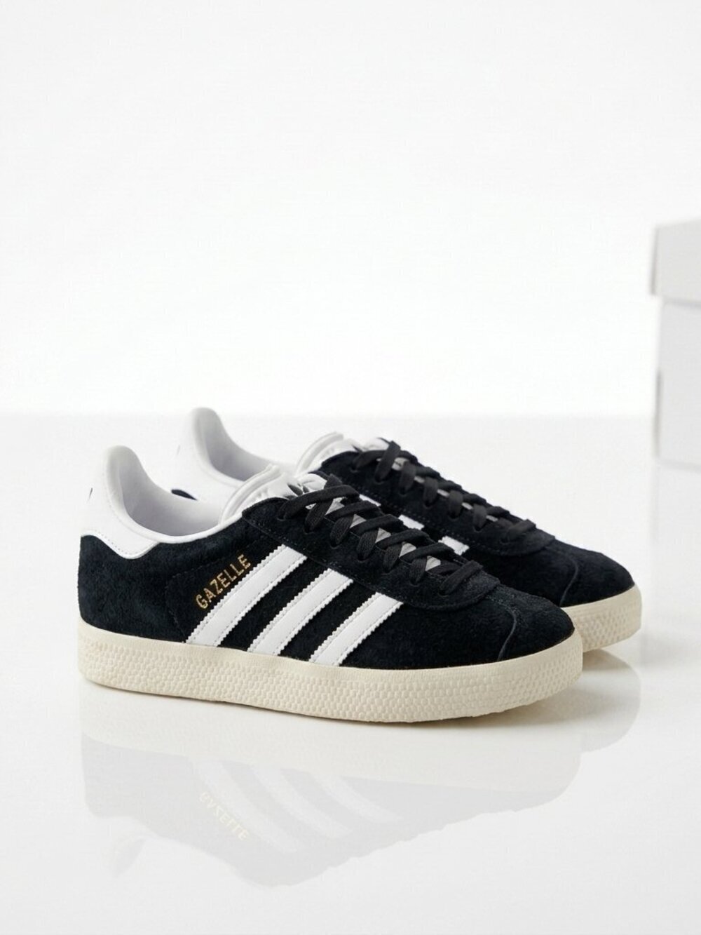 ADIDAS Gazelle Black White Stripes Suede Leather Mens Sz 7US